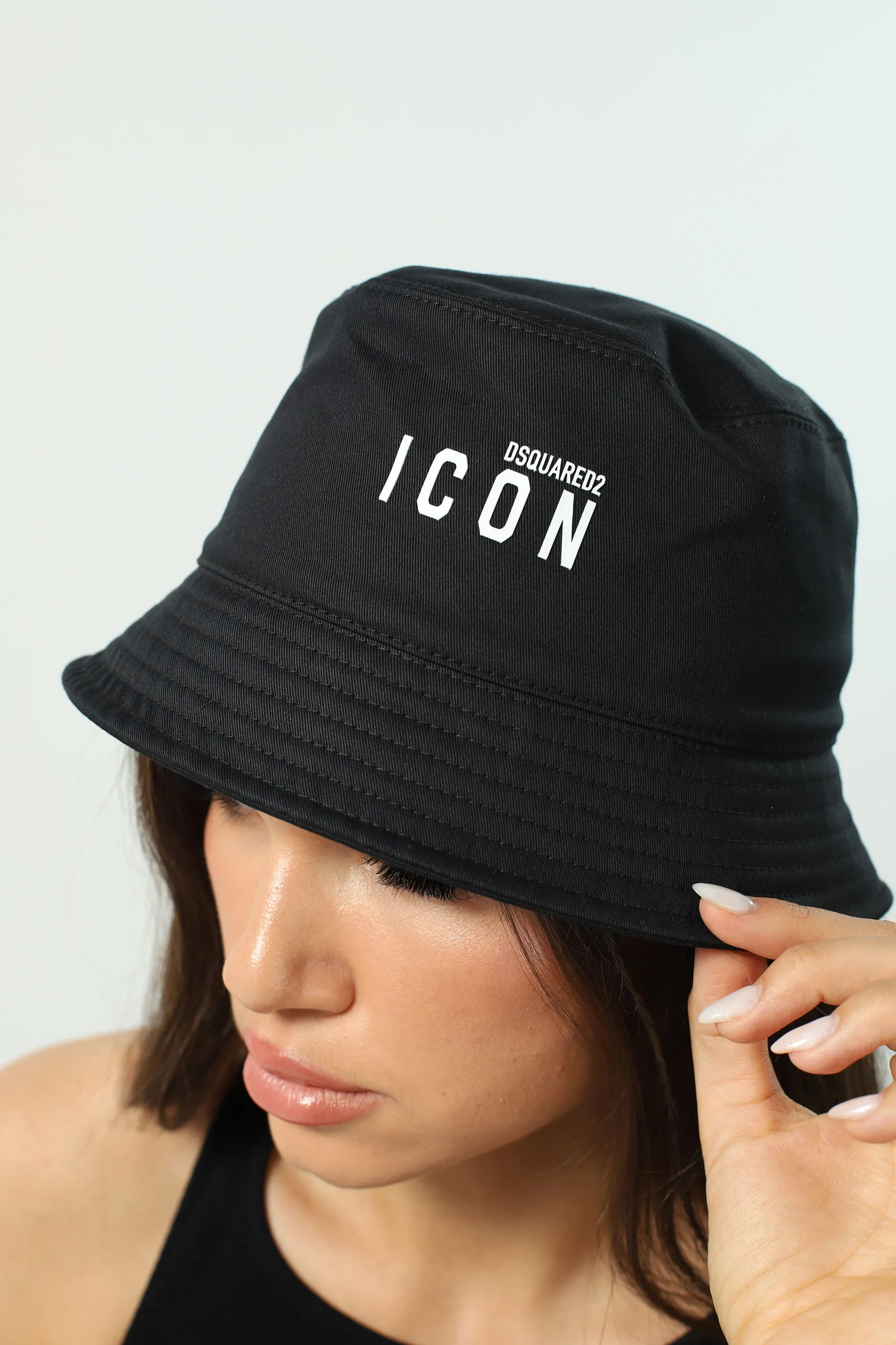Gorro negro de pescador con doble logo 