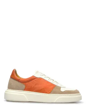 Sneaker en Juego de Materiales