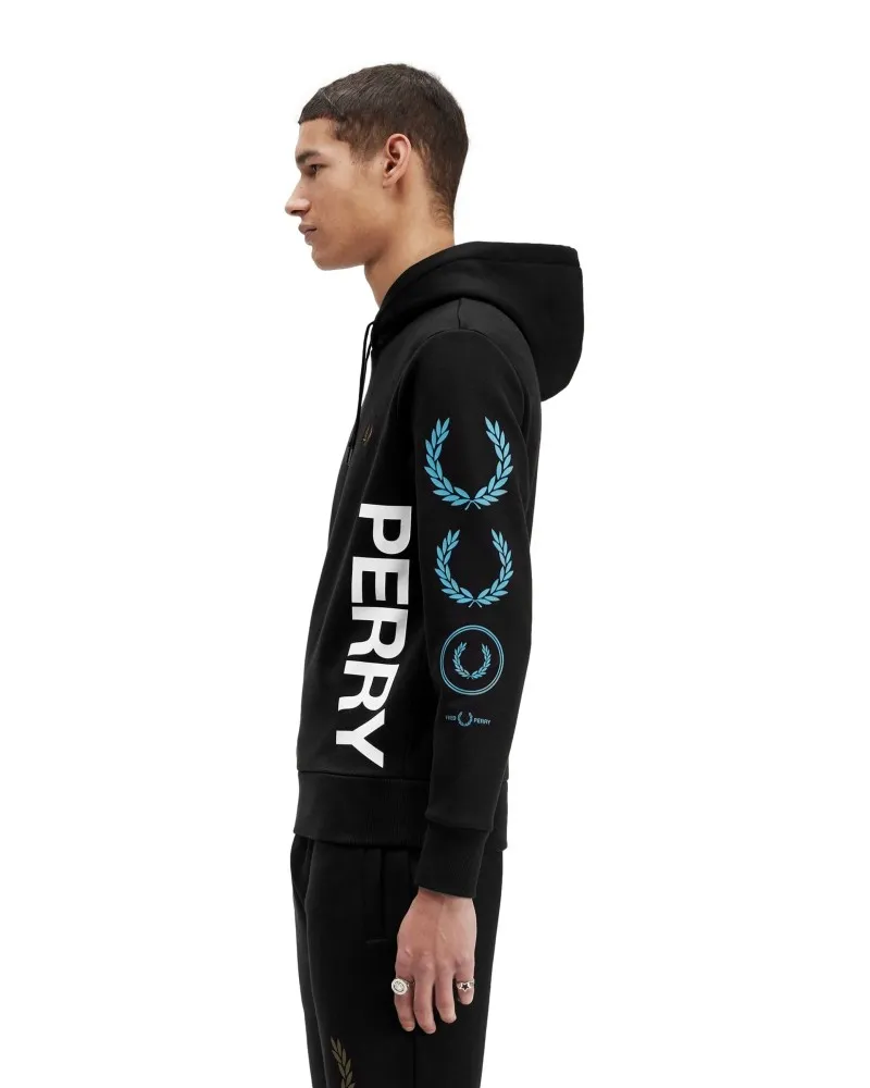 SUDADERA FRED PERY NEGRA GRAPHIC BRANDED HODDED SWEAT
